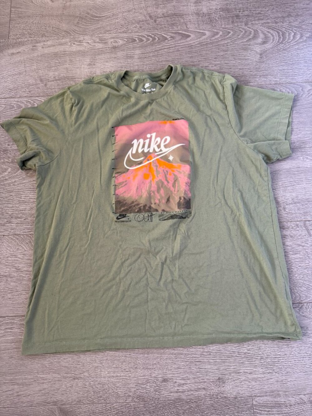 Nike The Nike Tee Graphic T-Shirt Size XXL